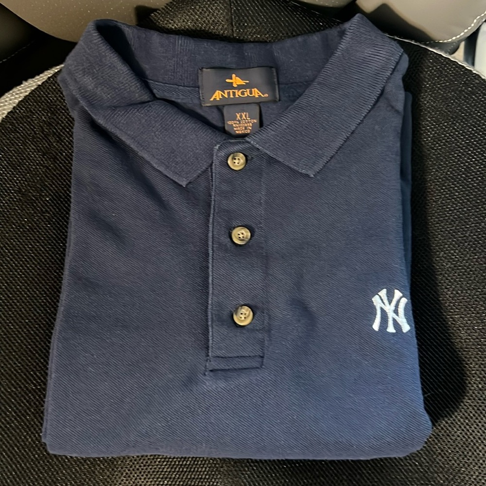 Yankees Golf Polo Shirt XXL. Never worn.